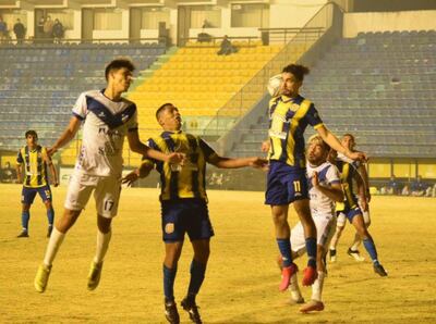 Capiatá y Ameliano empataron sin goles