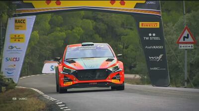 Fabrizio Zaldívar y Marcelo Der Ohannesian fueron de menos a más y cerraron terceros en la categoría WRC2 Junior con el Hyundai.