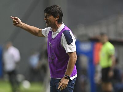 Daniel Garnero, entrenador de Libertad, en el partido contra Nacional en el Arsenio Erico por la sexta fecha del torneo Apertura 2022.