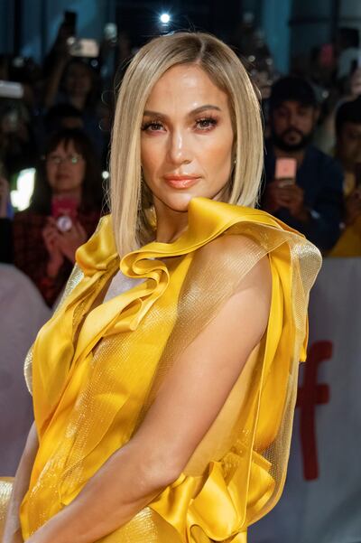 La actriz estadounidense Jennifer Lopez está rodando con el cantante colombiano, Maluma, la comedia "Merry me".