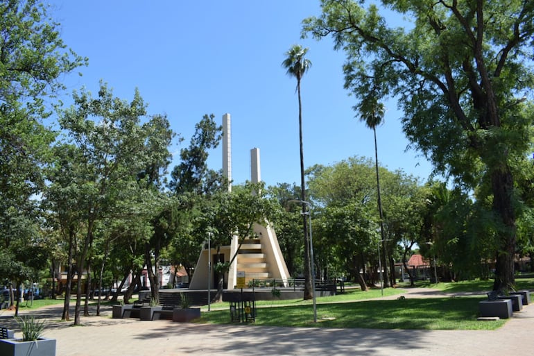 LUQUE PLAZA GENERAL AQUINO