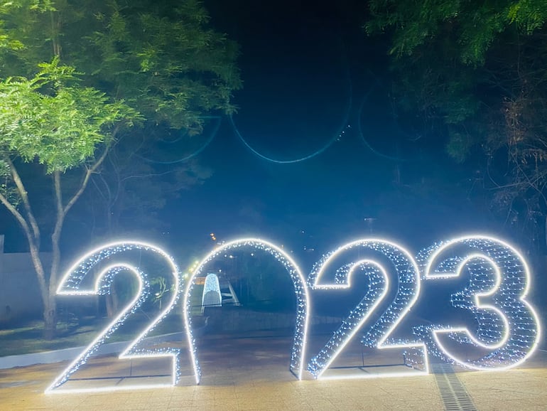 Paseo de las luces atrae a turistas en Piribebuy