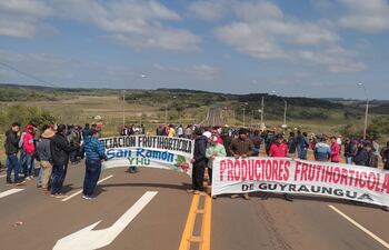 Los tomateros cerraron en forma intermitente la Ruta Py 13