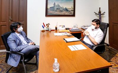 Christian Gayoso durante su entrevista con el ministro de la Secretaría Nacional de Cultura, Rubén Capdevila. El viernes fue designado como el primer director ejecutivo del INAP.