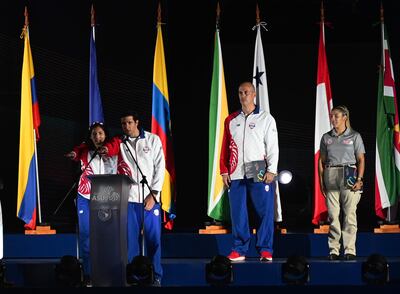 Los paraguayos Benjamín Hockin y Montserrat Viveros tomaron el juramentos a todos los atletas que tomarán parte de las competencias.