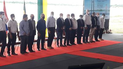 Varias autoridades nacionales asistieron al acto de inicio del tercer puente con el  Brasil.