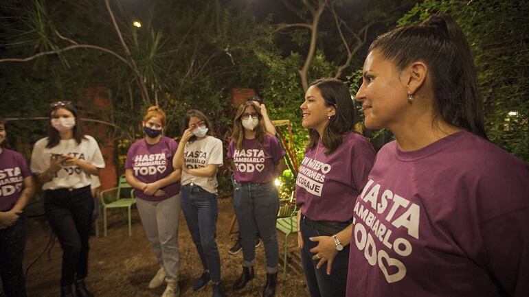 Johanna Ortega, de  “Asunción Para Todos (segunda a la derecha), dijo que la lucha contra la corrupción recién empieza.