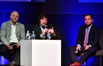 Beltrán Macchi, Javier Milei y Ernesto Figueredo.