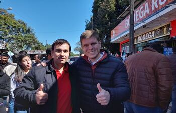 Juan Manuel Brunetti está recorriendo Ayolas en el marco de su campaña proselitista.