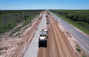La mayoría de los lotes de la Ruta Transchaco presenta un prometedor avance, agilizando la circulación de los vehículos de diversos portes.