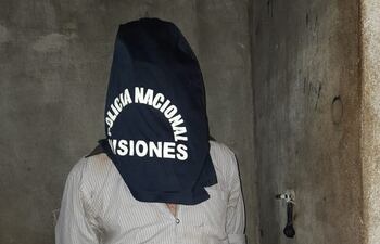 José Ramón González Fernández, detenido en el calabozo de la comisaría 1° de San Juan Bautista, Misiones.