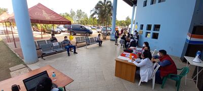 Este mediodía el vacunatorio peatonal  de Coronel Oviedo estuvo prácticamente vacío.