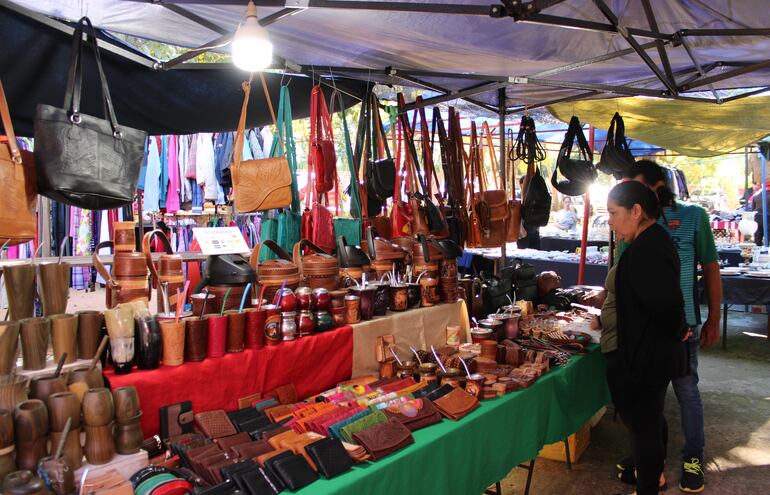Feria de emprendedores atrae a turistas en San Bernardino