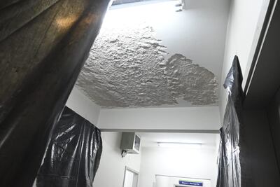 Foto de como quedó el cielo raso de la Clínica Boquerón de IPS.