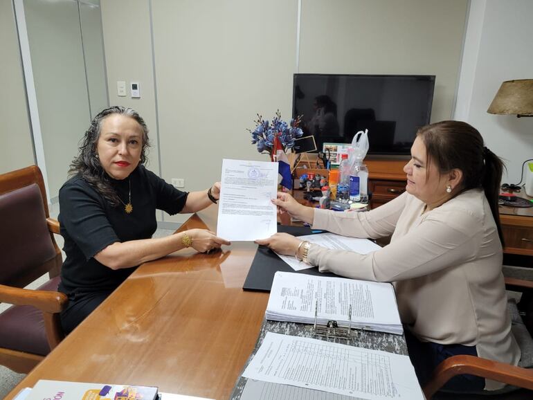 Dra. Elodia Almirón