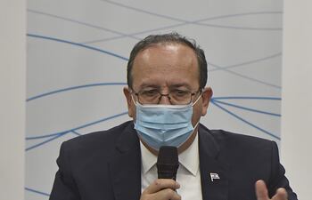 El director general paraguayo, Manuel María Cáceres.