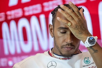 El piloto Lewis Hamilton en conferencia de prensa en Mónaco.