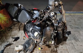 Así quedaron los restos de la motocicleta tras el accidente.