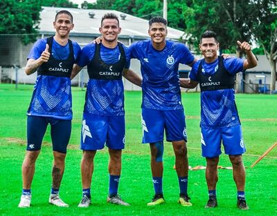 Danilo Ortiz (i) es uno de los nuevos en Sol. Aquí con Portillo, Meza y Martínez