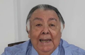 El Dr. Basilio Torres Ferreira, fallecido el 21 de abril de 2021 por complicaciones con el covid-19. También fue un amplio colaborador con artículos sobre su especialidad a través de ABC Color.