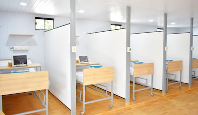 Seis de las doce camas del hospital modular fueron equipadas con terapia intermedia.