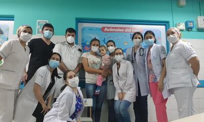 Parte del equipo de profesionales que participaron de la desafiante intervención quirúrgica realizada en el Hospital General de Luque