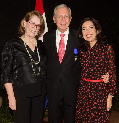 La embajadora del Perú en Paraguay, Milagros Castañón Seoane; el Cónsul Honorario del Perú en Asunción, Esteban Morábito Heilbrunn, y Fabiola Recalde.