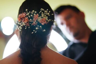 Tocados de novia exclusivos son diseñados por Jadiyi.