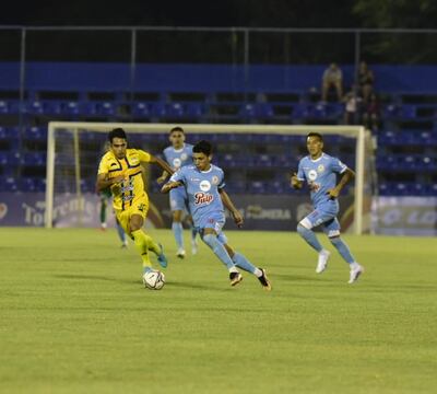 Trinidense y Resistencia se enfrentan en el Luis Alfonso Giagni.