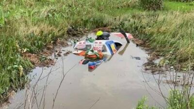 Bruno Fiore y Osmar Benítez, volcaron aparatosamente en la zona Villalbín–Laureles cuando participaban del Rally Cross Desafío Ñembucú.