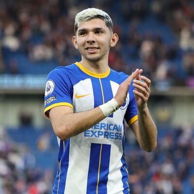 Julio  Enciso, 18 años, jugador del Brighton.