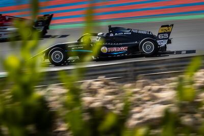 Larga jornada de entrenamiento tuvo ayer el paraguayo Joshua Duerksen en Kuwait, para competir hoy y mañana.