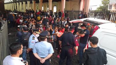 Campesinos son asistidos por la Policía Nacional