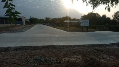 Primeras calles cementadas de la comunidad de Toro Pampa, en el distrito de Fuerte Olimpo.