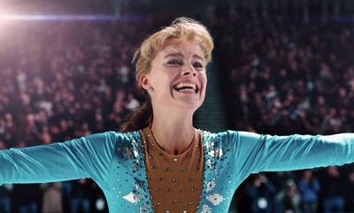 La actriz Margot Robbie se metió en la piel de la patinadora Tonya Harding, en un filme en clave falso documental.