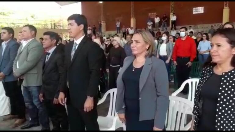 Juramento de concejales municipales e intendente en Fuerte Olimpo.