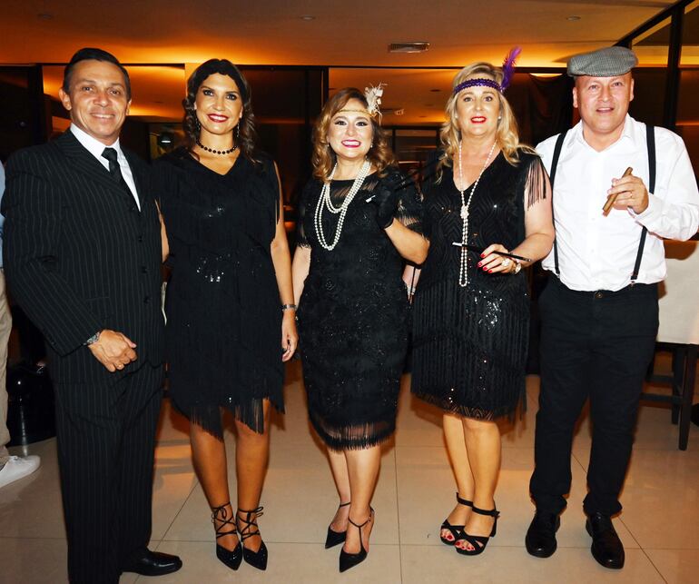 Oscar Paciello, Lucila Llano, Lorena Segovia, Ani Serrati y Lucas Duarte.
