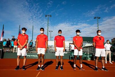 El equipo nacional en pleno durante la ceremonia de apertura del tie ante el anfitrión Eslovenia.