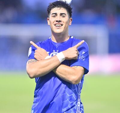 La celebración del argentino Cristian David Duma tras anotar el gol de penal, ayer en el triunfo 1-0 de Sol de América sobre Guaraní, en Villa Elisa.