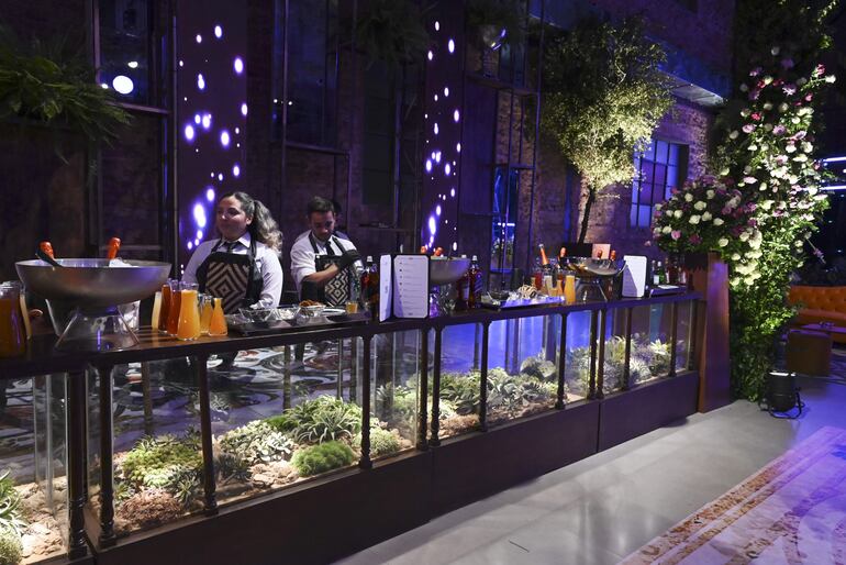 Imponente barra de tragos.