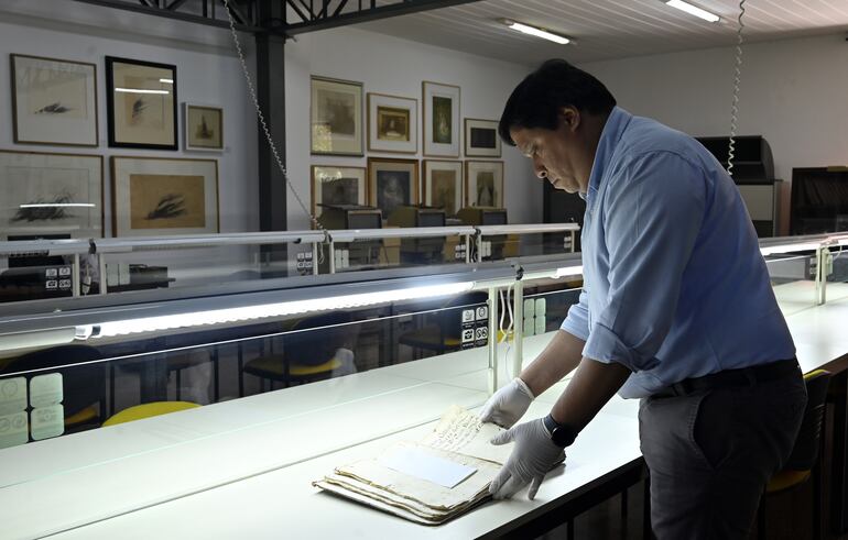 Vicente Arrúa, director del Archivo Nacional de Asunción.