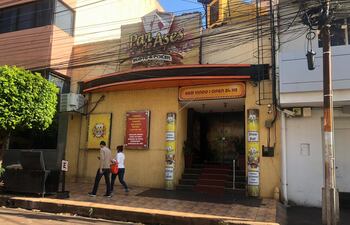 El casino de Ciudad del Este donde se produjo anoche el incidente verbal entre los policías y el exconcejal Yamil Esgaib.