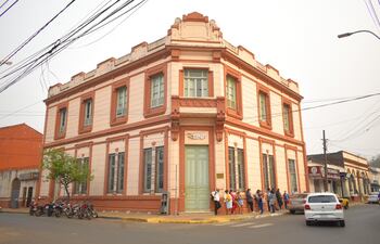 La sucursal del BNF de Villarrica, que pretendía ser asaltado por delincuentes, de acuerdo a un plan abortado por autoridades de seguridad.