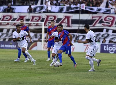 Conducción de Federico Carrizo, de gran partido. Fernando Cardozo, Marcos Gómez, Víctor Salazar, Daniel Rivas y Wilder Viera completan el cuadro.