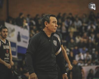 Juan Pablo Feliú dejó de ser entrenador de Olimpia Kings.