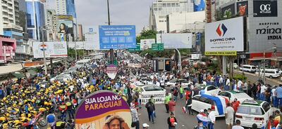 Los manifestantes cerraron las dos vías de la ruta PY 02 para exigir la reapertura total del Puente de la Amistad.