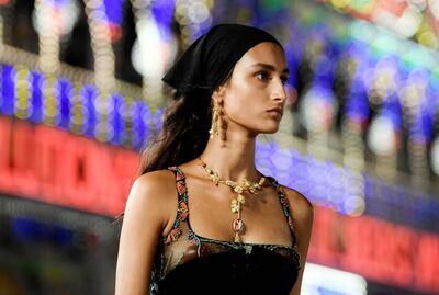 Múltiples colaboraciones del show de Lecce celebran y reinterpretan los ‘savoir-faire’ de la región.