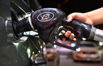 Los precios del petróleo vuelven a subir por arriba de los USD 100 el barril.