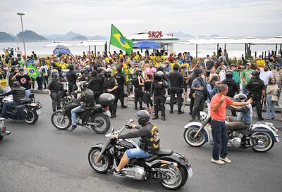 Varias manifestaciones pro y contra del presidente de Brasil, Jair Bolsonaro, se celebraron de nuevo ayer, sin  incidentes.