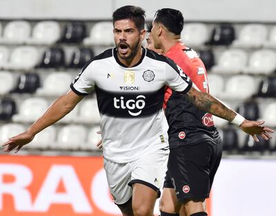 Celebración de Jorge Eduardo Recalde Ramírez (28), autor de los dos primeros goles del partido. El “Pollo” registra 23 anotaciones en 32 juegos en Olimpia.